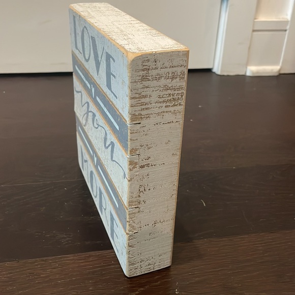 NEW Boxed Sign - Picture 2 of 3